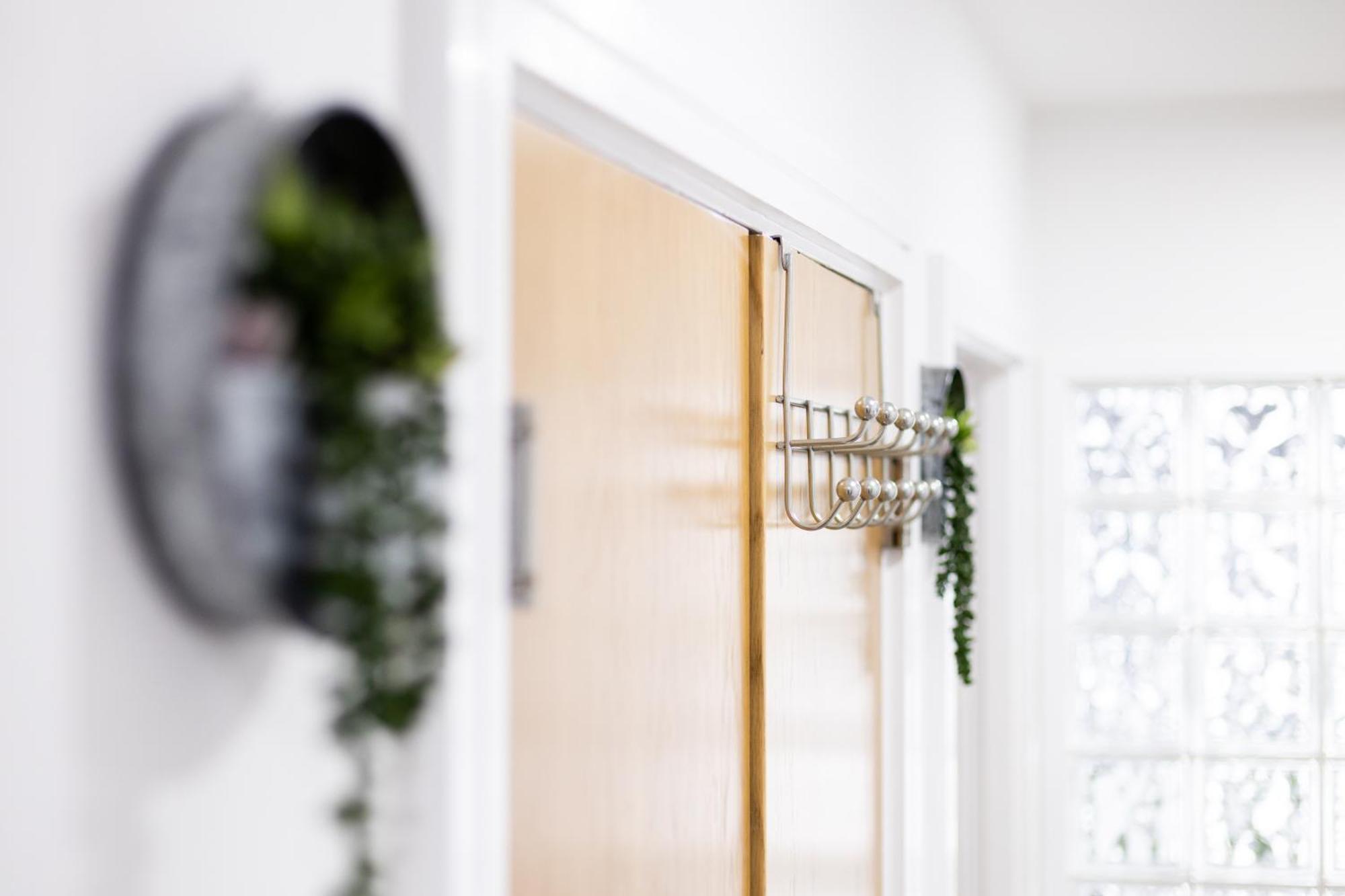 Bullring Lux Suite, New Street Free Netflix - Free Secure Parking- Sleeps 6 Apartment *