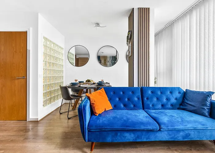 Bullring Lux Suite, New Street Free Netflix - Free Secure Parking- Sleeps 6