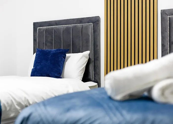Bullring Lux Suite, New Street Free Netflix - Free Secure Parking- Sleeps 6