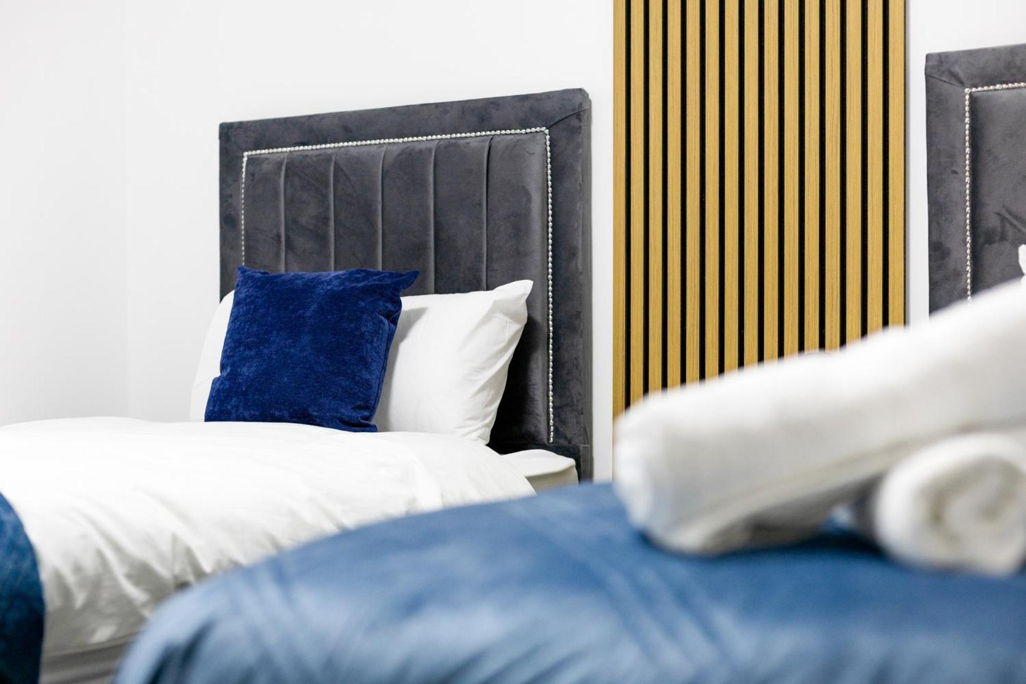Apartment Bullring Lux Suite, New Street Free Netflix - Free Secure Parking- Sleeps 6 *